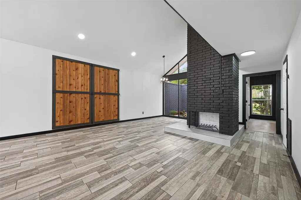 2129 Lake Village Drive Houston TX 77339
