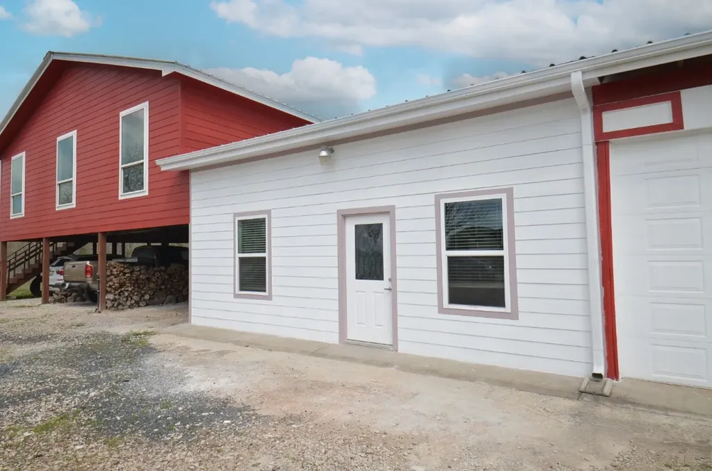 2002 W Airline County Road 55 Rosharon TX 77583