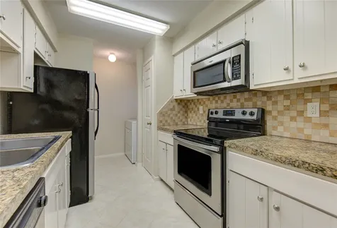 14515 Wunderlich Drive 1602 Houston TX 77069