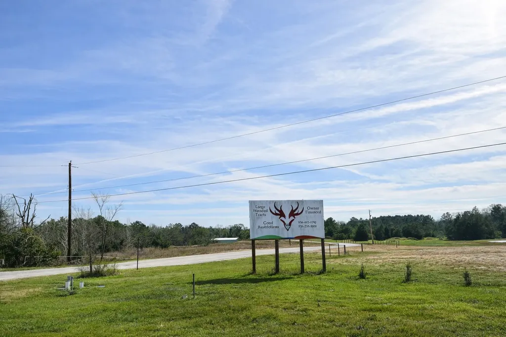 8133 N Cr 100 Leona TX 75850