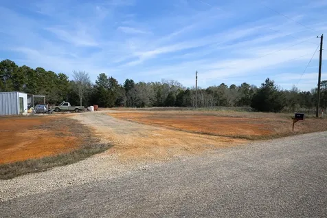 8133 N Cr 100 Leona TX 75850
