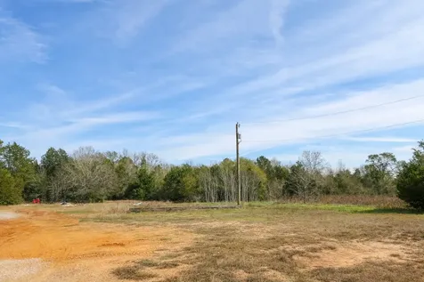 8133 N Cr 100 Leona TX 75850