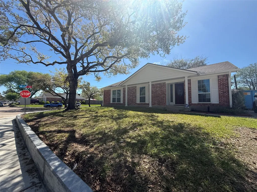 15403 W Hutchinson Circle Houston TX 77071