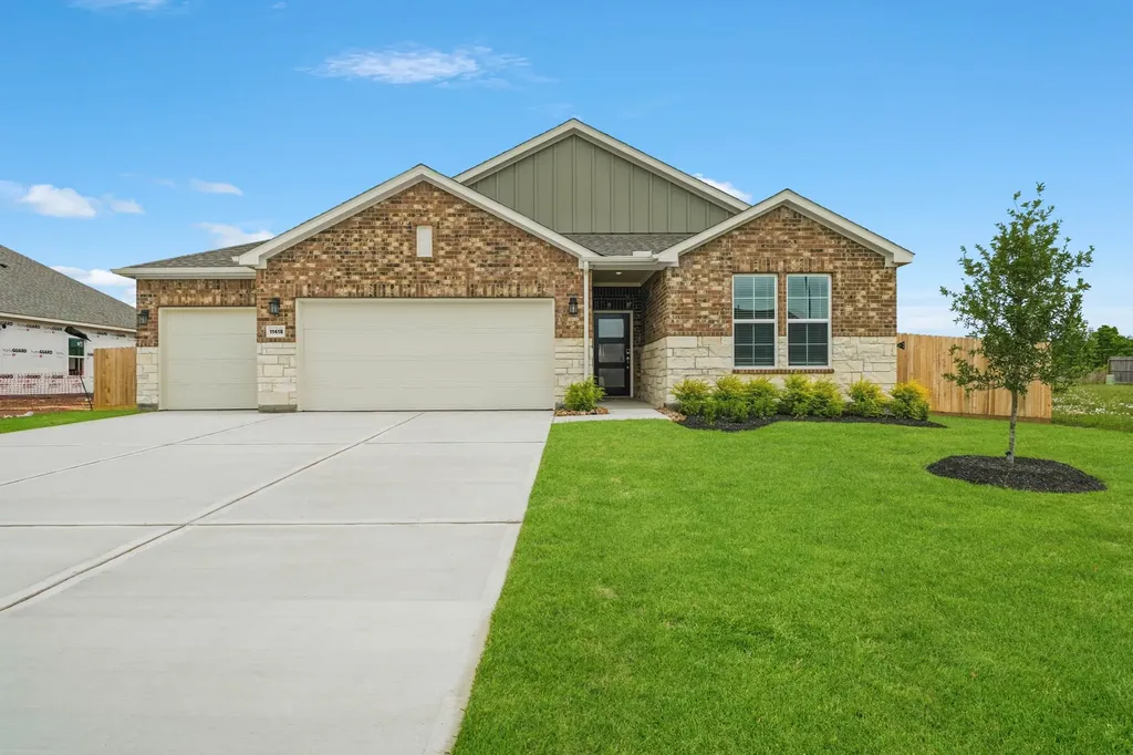 11418 Youngquist Drive Mont Belvieu TX 77535