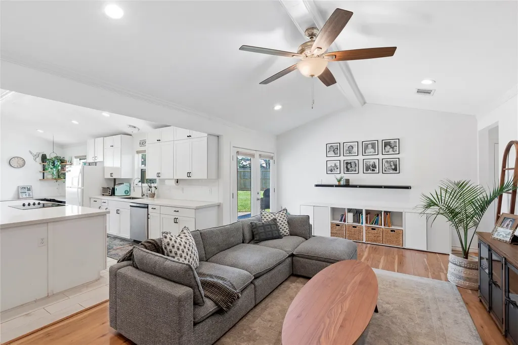 102 Enchanted Oaks Court Spring TX 77388