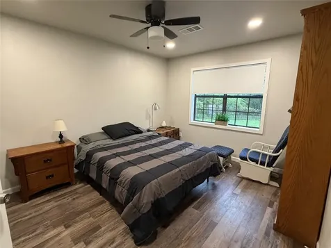25 Ridge Top Drive Huntsville TX 77320