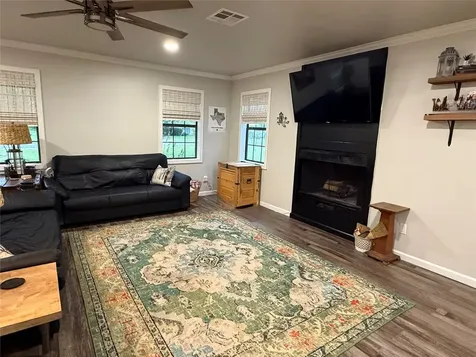25 Ridge Top Drive Huntsville TX 77320