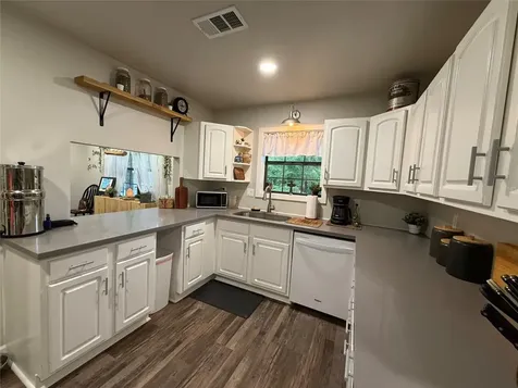 25 Ridge Top Drive Huntsville TX 77320