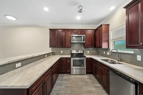 16918 Glenheath Montgomery TX 77316