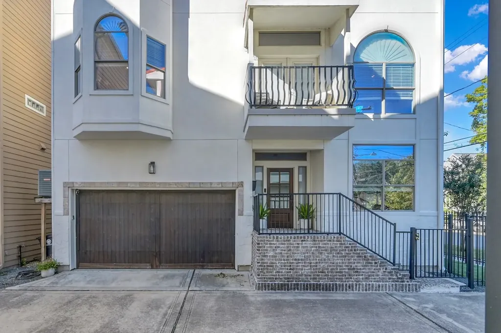 1328 W 23rd Street A Houston TX 77008