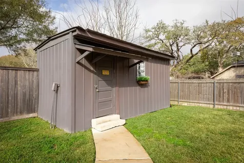 711 4th Street Sealy TX 77474