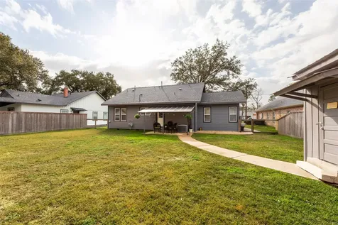 711 4th Street Sealy TX 77474