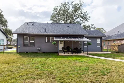 711 4th Street Sealy TX 77474