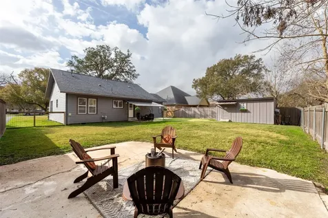 711 4th Street Sealy TX 77474