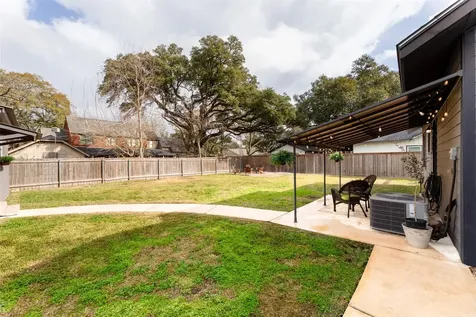711 4th Street Sealy TX 77474