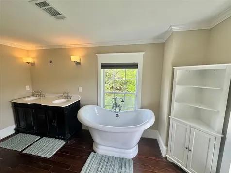 27 Cotton Bayou Circle Cove TX 77523