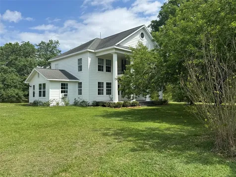 27 Cotton Bayou Circle Cove TX 77523