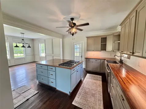 27 Cotton Bayou Circle Cove TX 77523