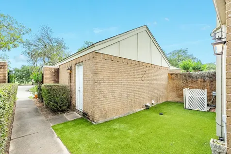 1808 Veranda Drive West Columbia TX 77486