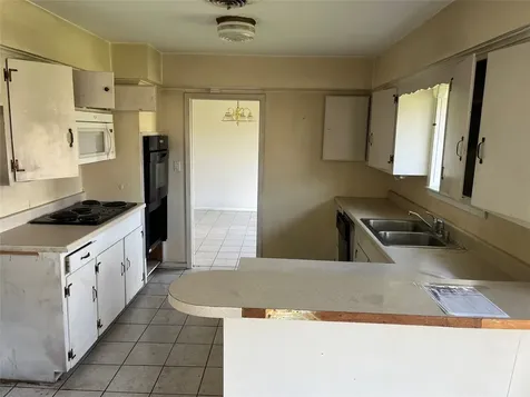 419 Lee Avenue Jones Creek TX 77541