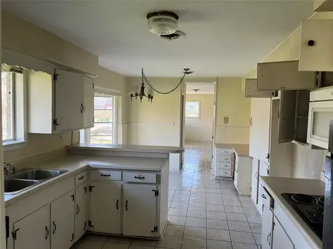 419 Lee Avenue Jones Creek TX 77541