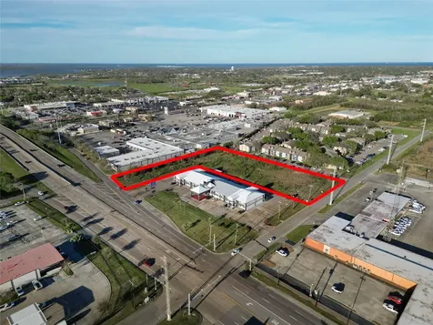 902 Highway 146 N Texas City TX 77590
