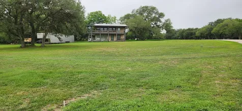 583 Lakeshore Drive Victoria TX 77905