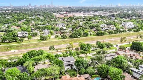 5015 S Braeswood Boulevard Houston TX 77096