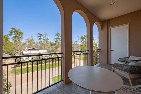 58 Briar Hollow Lane 303 Houston TX 77027