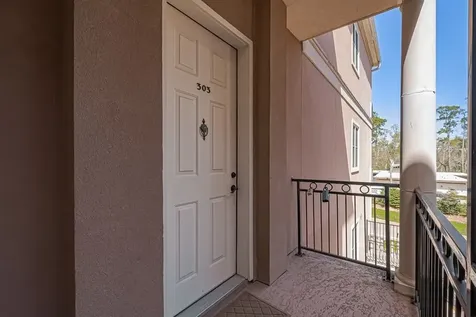 58 Briar Hollow Lane 303 Houston TX 77027