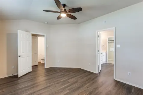 5043 Hartson Kyle TX 78640