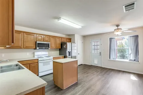 5043 Hartson Kyle TX 78640