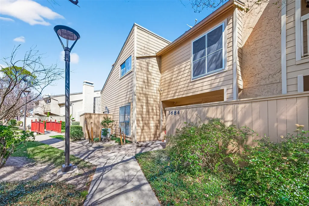 3684 Ocee Street Houston TX 77063