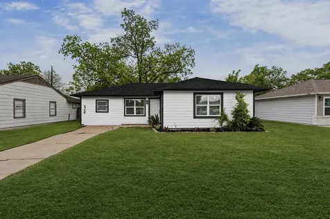 5759 Belneath Street Houston TX 77033
