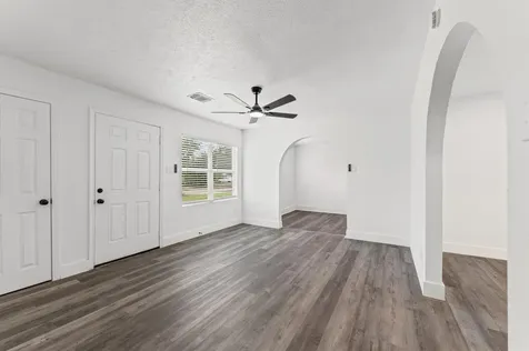 5759 Belneath Street Houston TX 77033