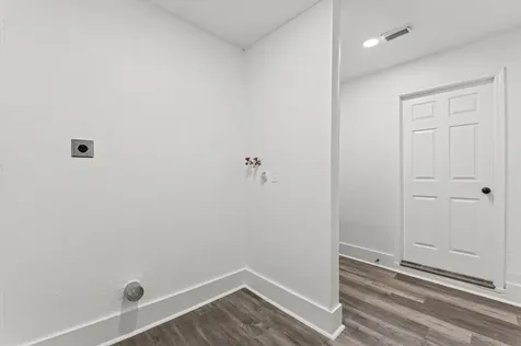 5759 Belneath Street Houston TX 77033