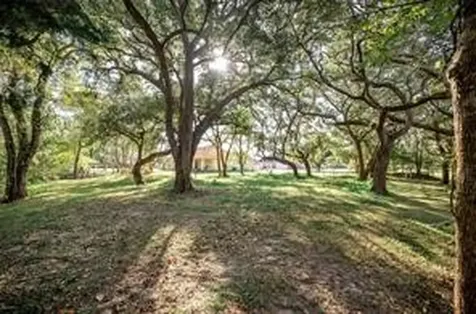 4 Stoneybrook Lane Bay City TX 77414