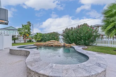 16611 Pompano Way Galveston TX 77554