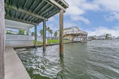 16611 Pompano Way Galveston TX 77554
