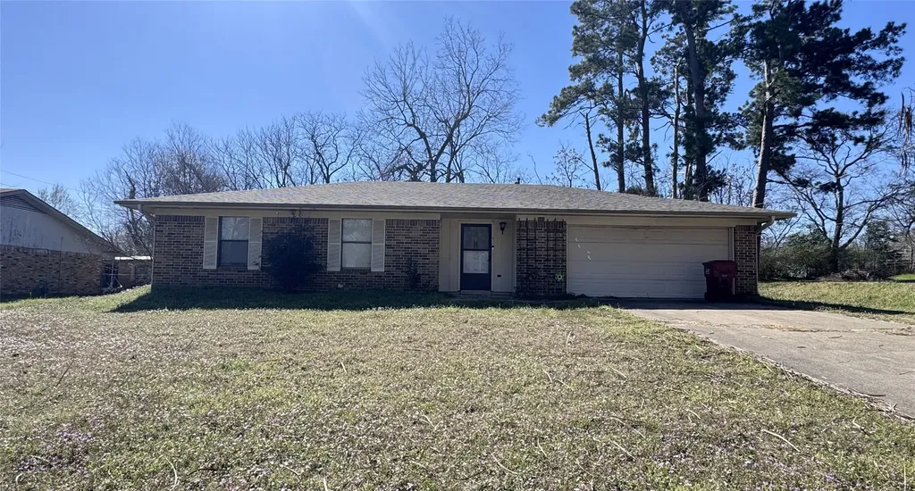 105 W Rutherford Street Mount Vernon TX 75457