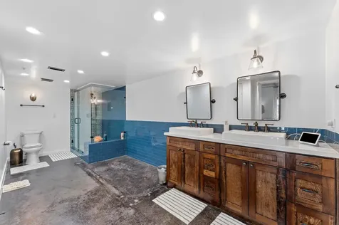 2000 Bagby Street 7416 Houston TX 77002