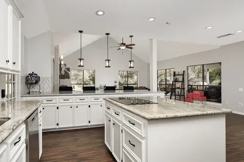 44 Lake Forest Circle Conroe TX 77384