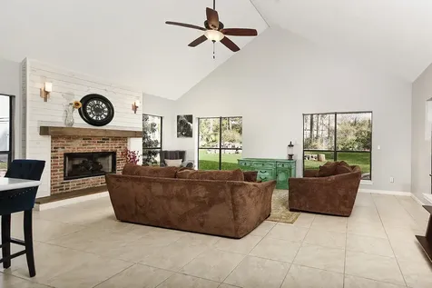 44 Lake Forest Circle Conroe TX 77384