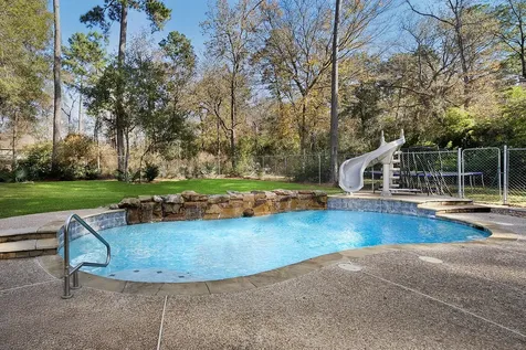 44 Lake Forest Circle Conroe TX 77384