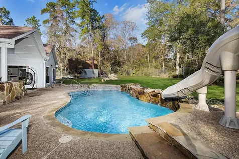 44 Lake Forest Circle Conroe TX 77384