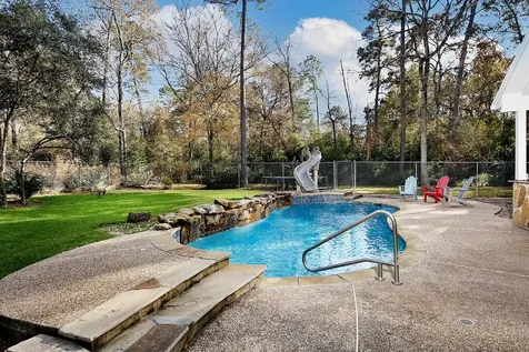 44 Lake Forest Circle Conroe TX 77384