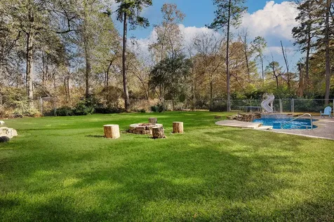 44 Lake Forest Circle Conroe TX 77384