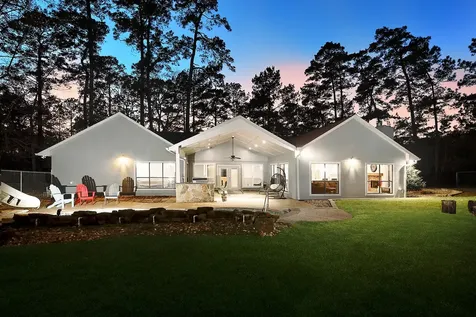 44 Lake Forest Circle Conroe TX 77384