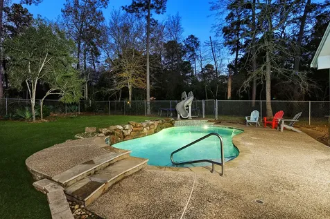 44 Lake Forest Circle Conroe TX 77384