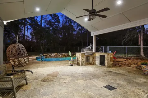 44 Lake Forest Circle Conroe TX 77384